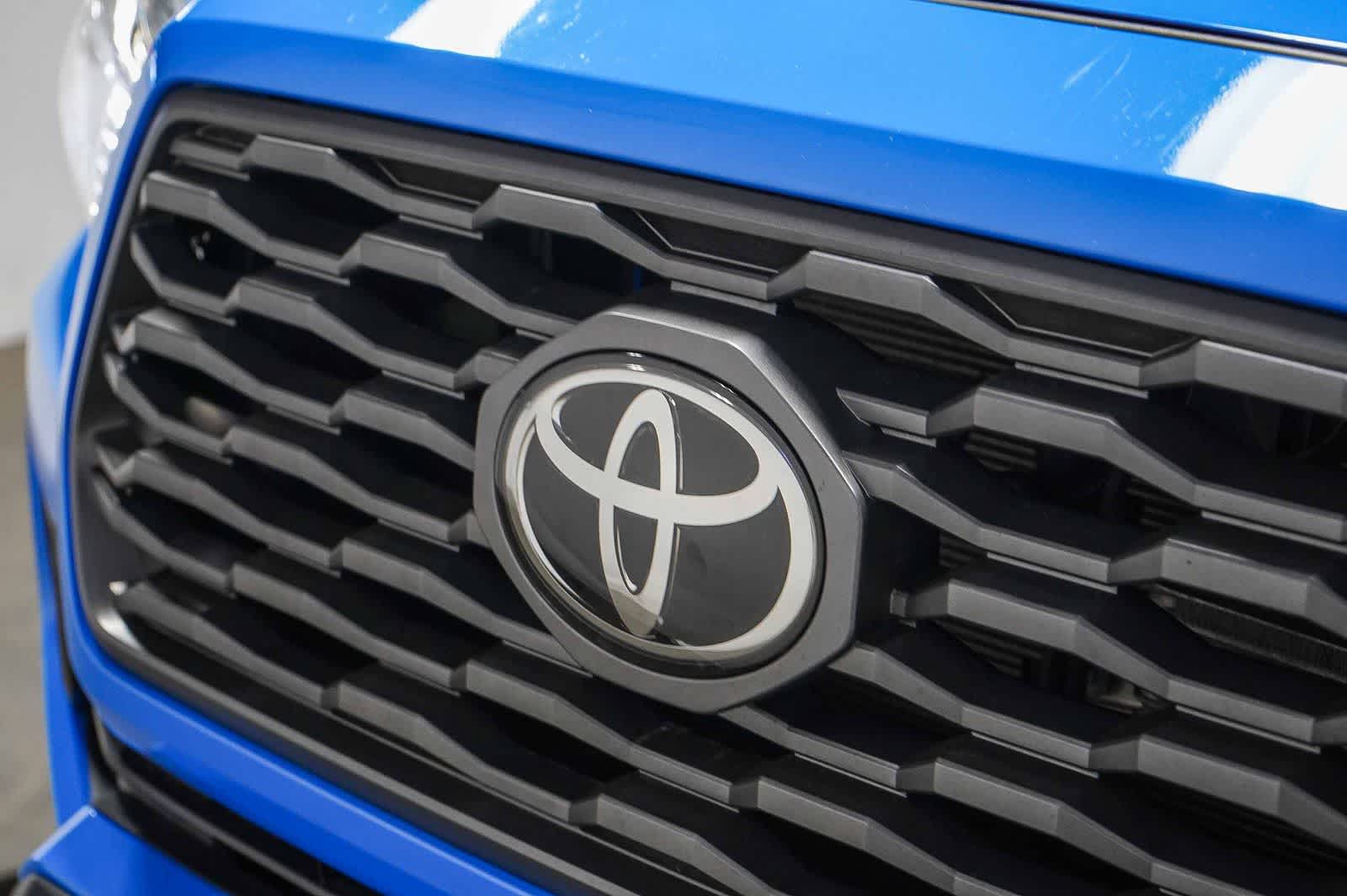 Thumbnail: 2020 Toyota Tacoma - 9