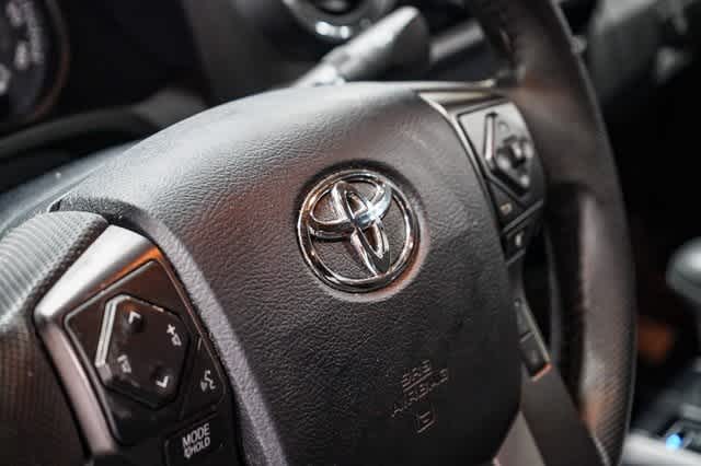 Thumbnail: 2018 Toyota Tacoma - 21