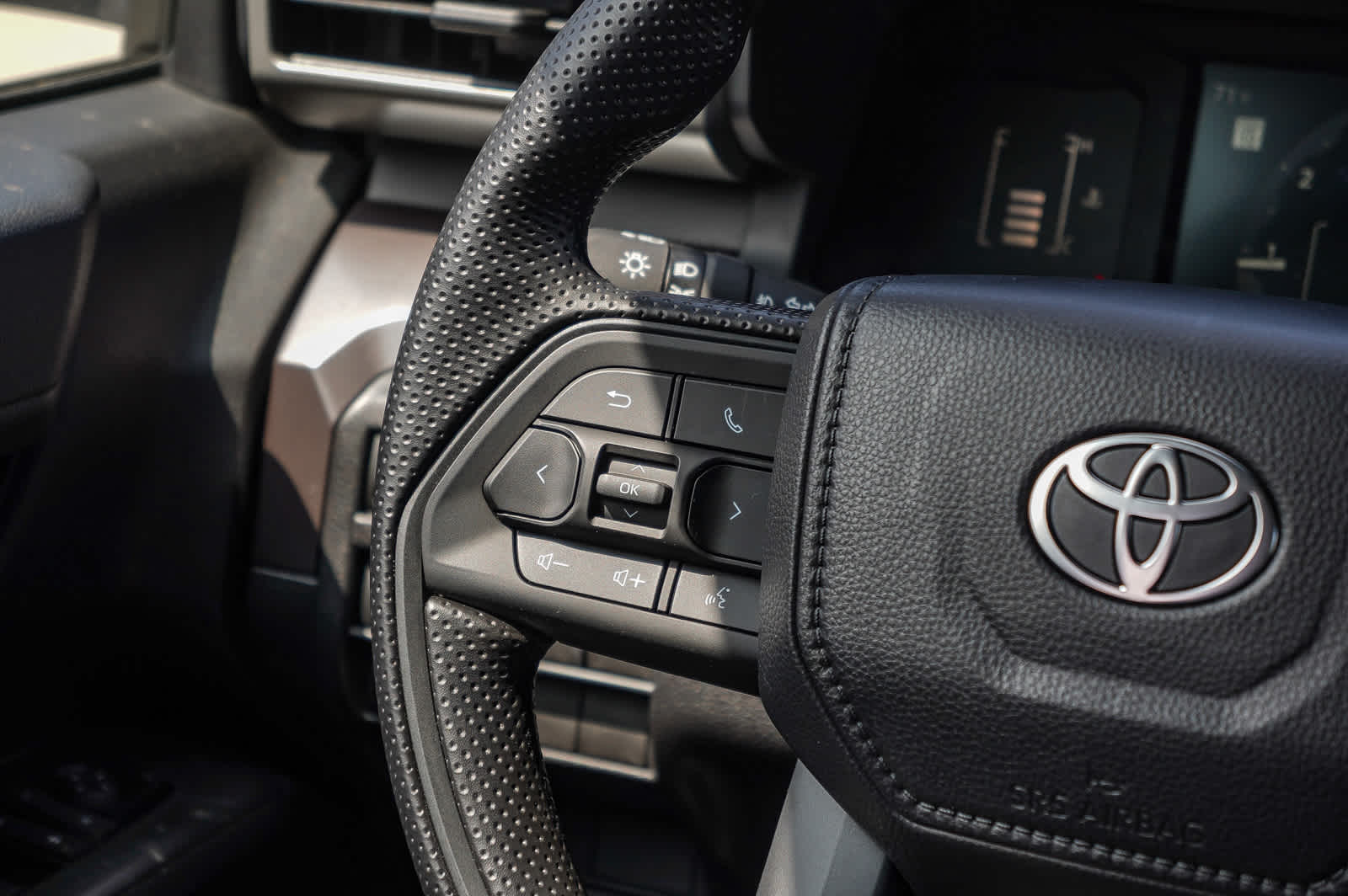 2025 Toyota Tacoma SR5 44
