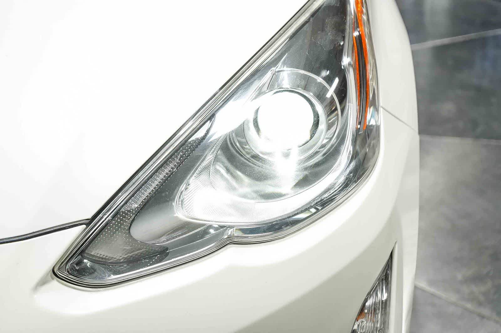 Thumbnail: 2016 Toyota Prius c - 7