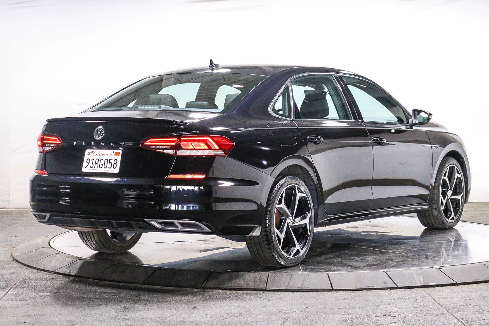 Thumbnail: 2022 Volkswagen Passat - 4