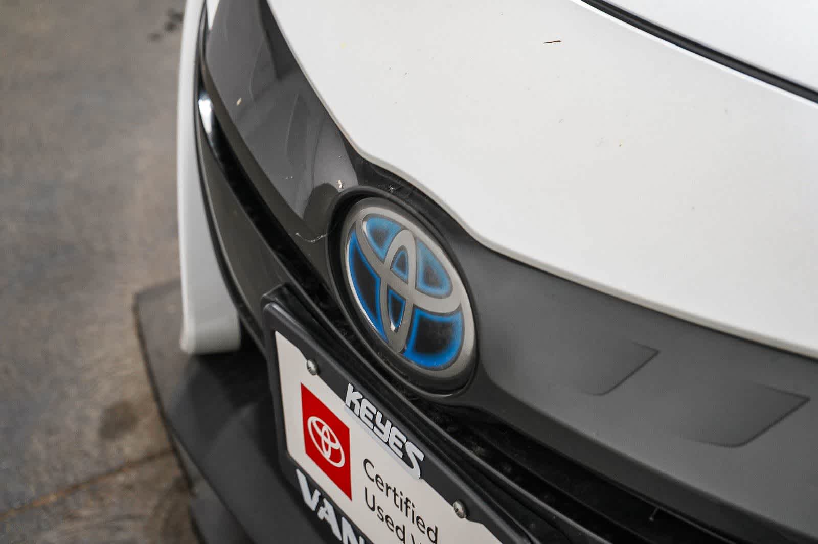 Thumbnail: 2021 Toyota Prius Prime - 9