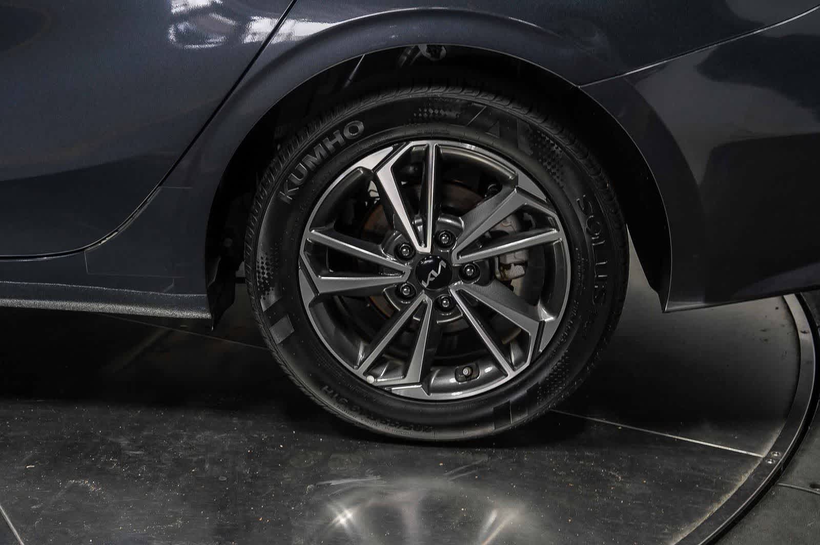 Thumbnail: 2023 Kia Forte - 10