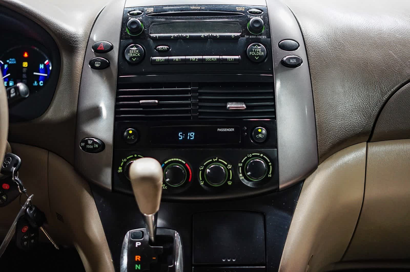 Thumbnail: 2010 Toyota Sienna - 13