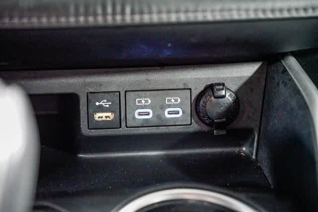 Thumbnail: 2022 Toyota Highlander - 24