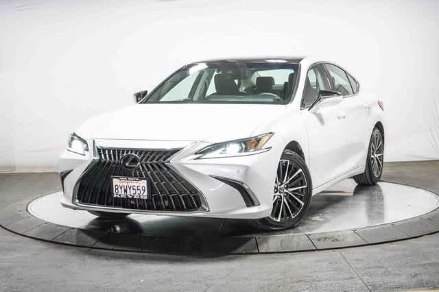 Thumbnail: 2022 Lexus ES - 1