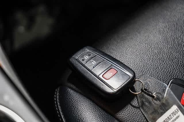 Thumbnail: 2021 Toyota Highlander - 30
