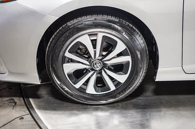 Thumbnail: 2017 Toyota Prius Prime - 5