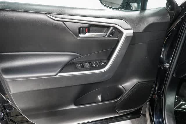 Thumbnail: 2023 Toyota RAV4 - 18