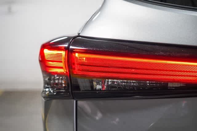 Thumbnail: 2022 Toyota Highlander - 11