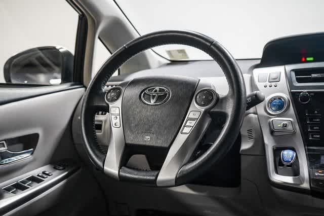 Thumbnail: 2015 Toyota Prius v - 15