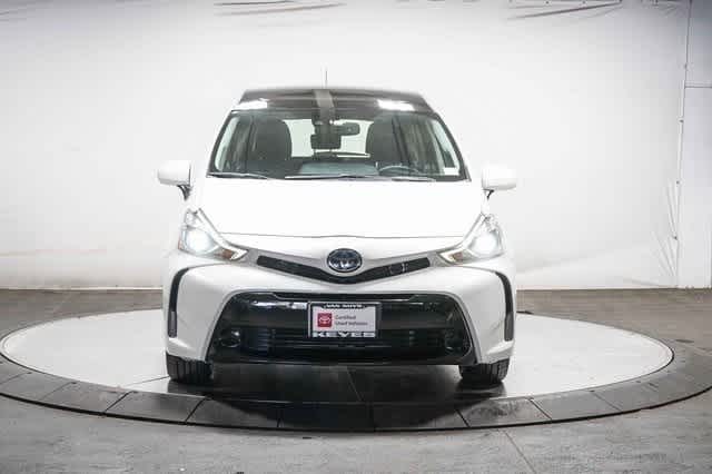 Thumbnail: 2017 Toyota Prius v - 6