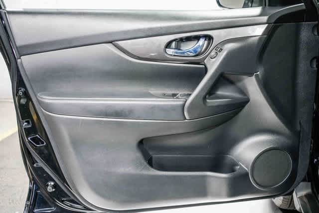 Thumbnail: 2019 Nissan Rogue - 18