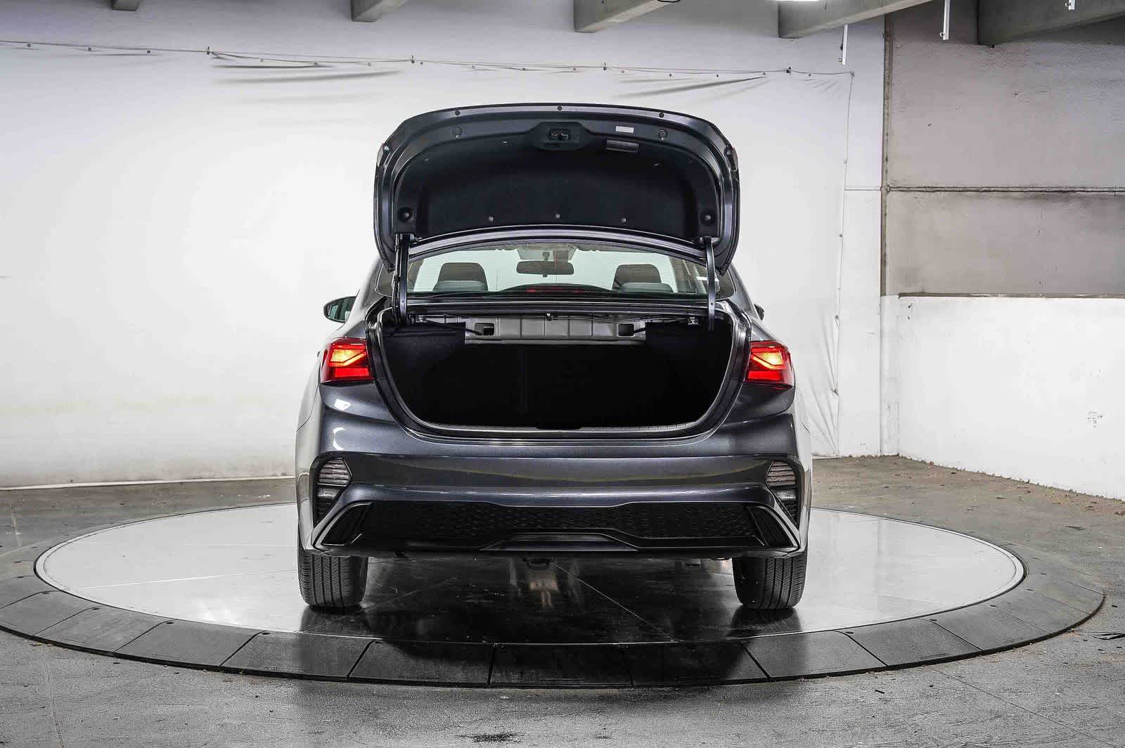 Thumbnail: 2023 Kia Forte - 26