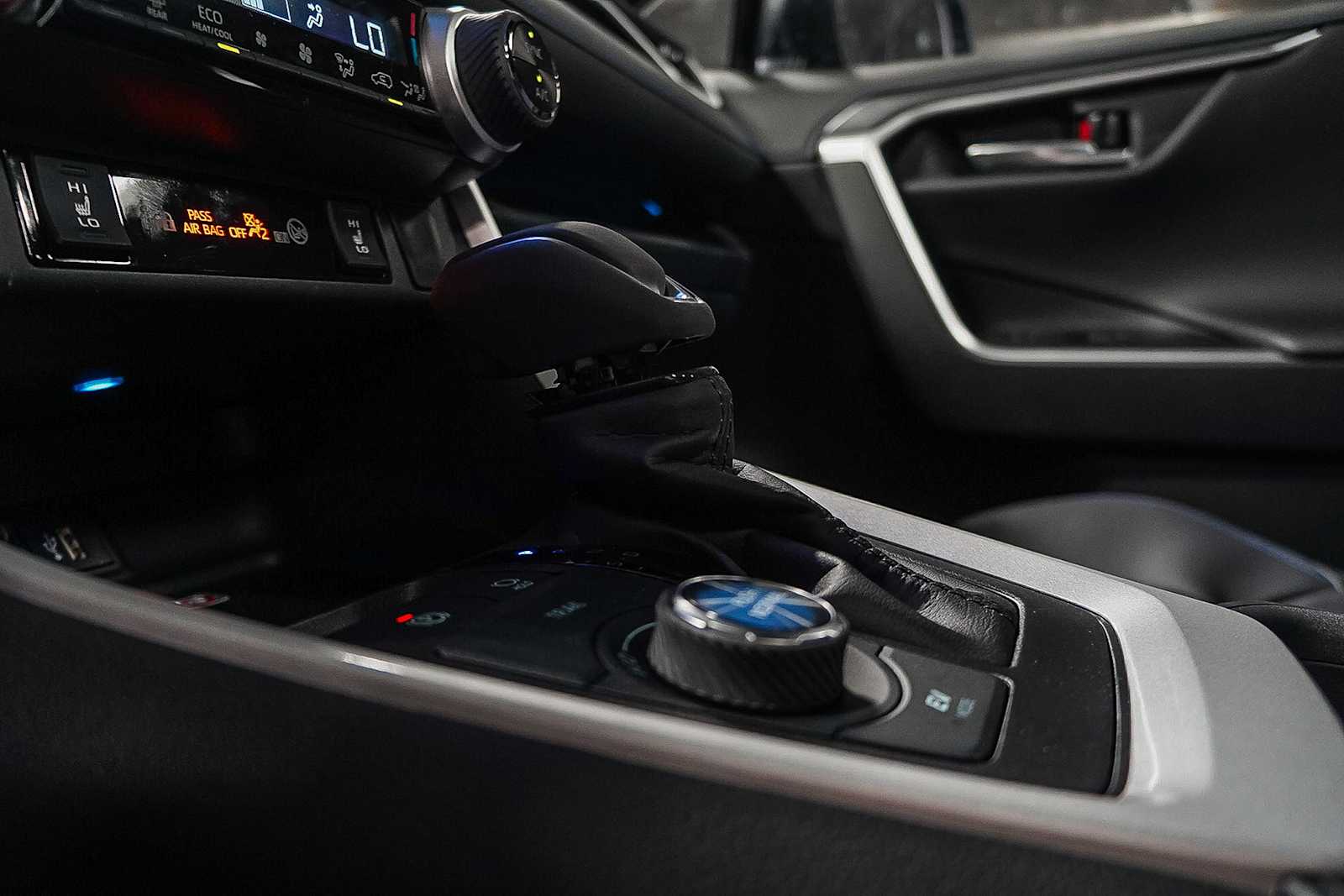 Thumbnail: 2025 Toyota RAV4 - 26