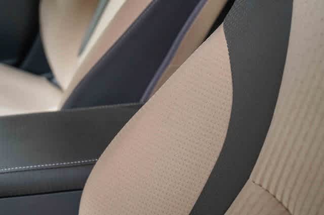 Thumbnail: 2016 Toyota Prius - 20