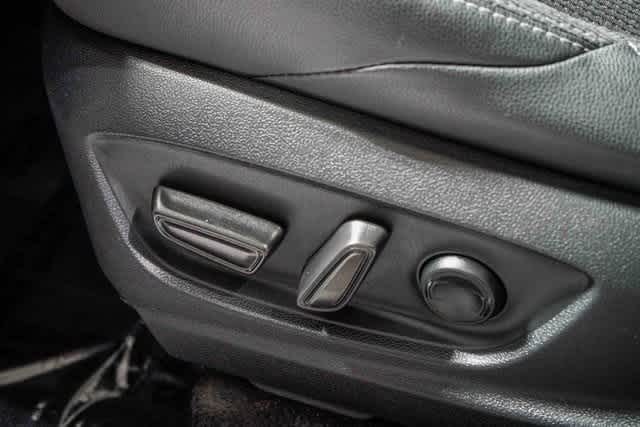 Thumbnail: 2025 Toyota bZ4X - 21