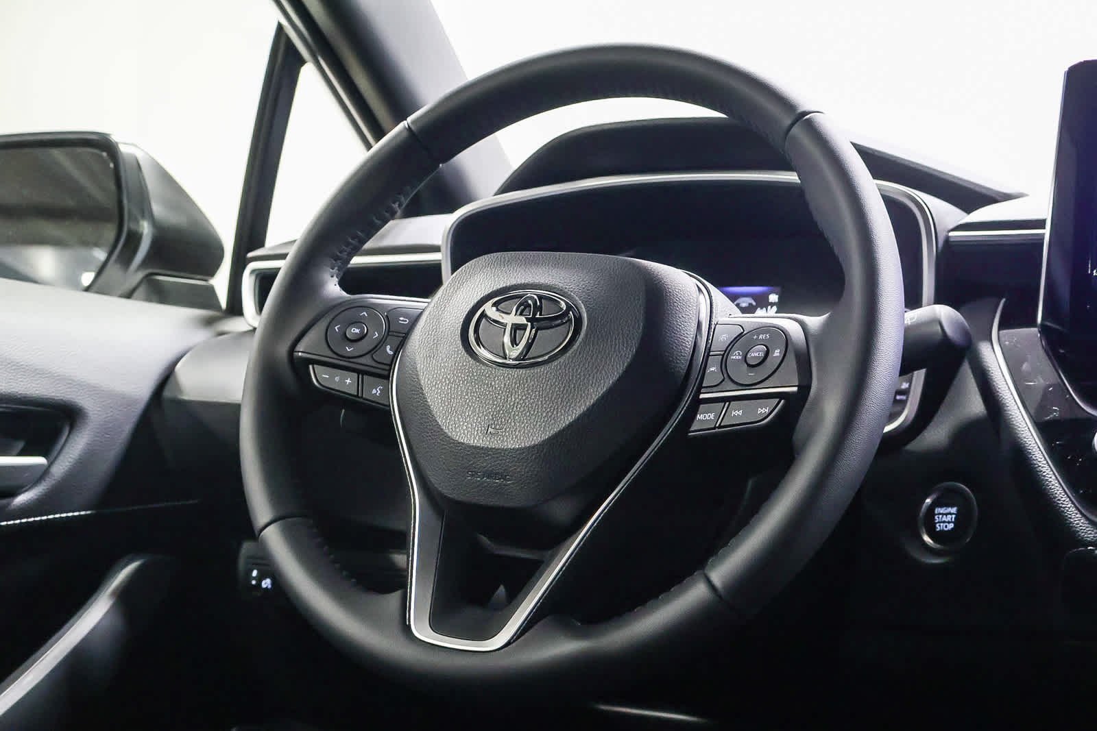 2025 Toyota Corolla SE 18