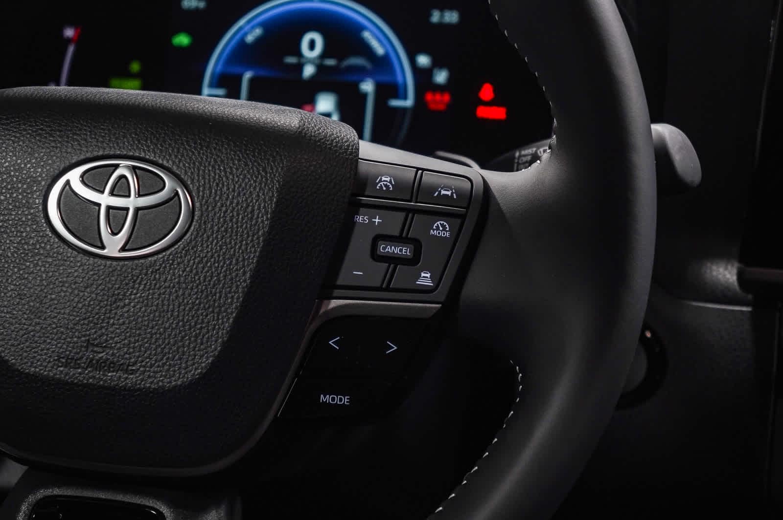 2025 Toyota Camry SE 19