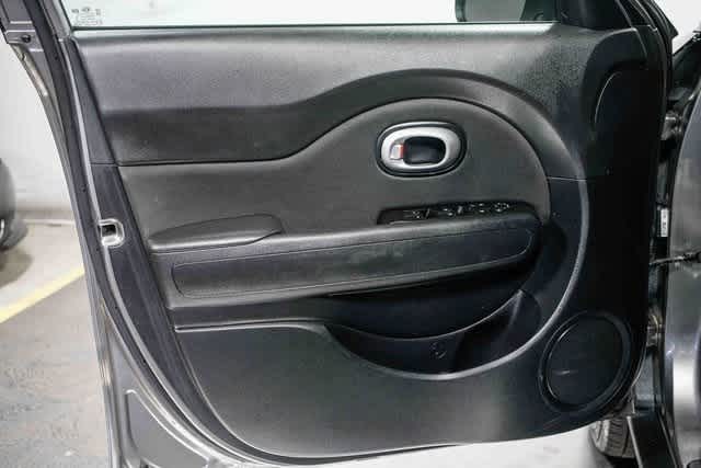 Thumbnail: 2016 Kia Soul - 18