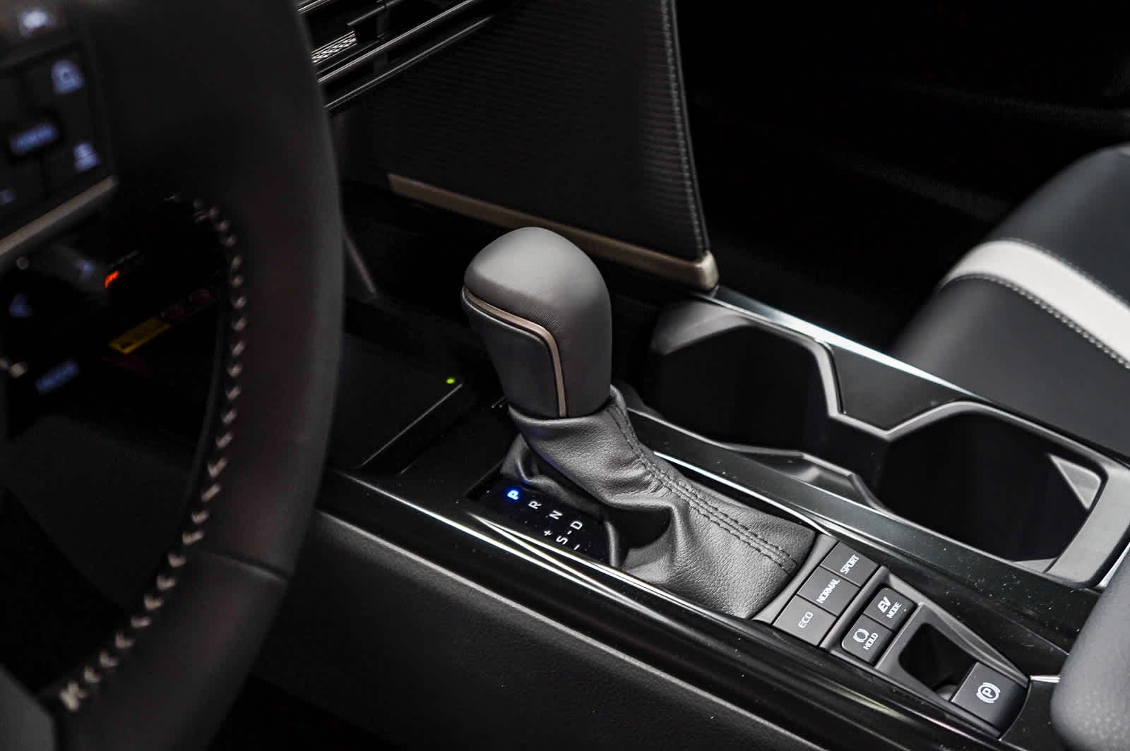 2025 Toyota Camry SE 23
