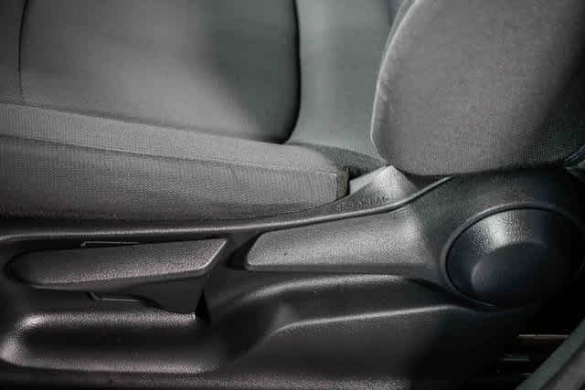 Thumbnail: 2022 Toyota Corolla Cross - 19