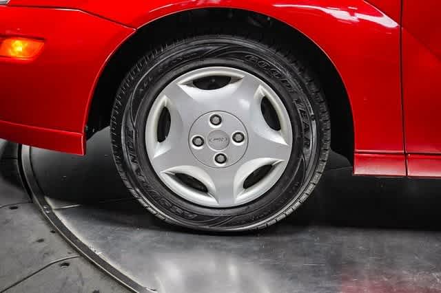 Thumbnail: 2002 Ford Focus - 9