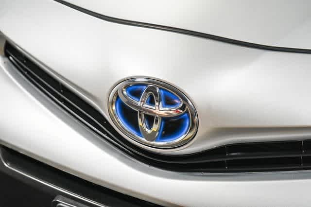 Thumbnail: 2015 Toyota Prius v - 8