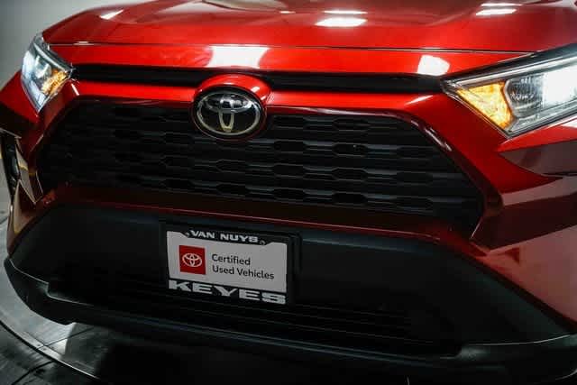 Thumbnail: 2021 Toyota RAV4 - 8