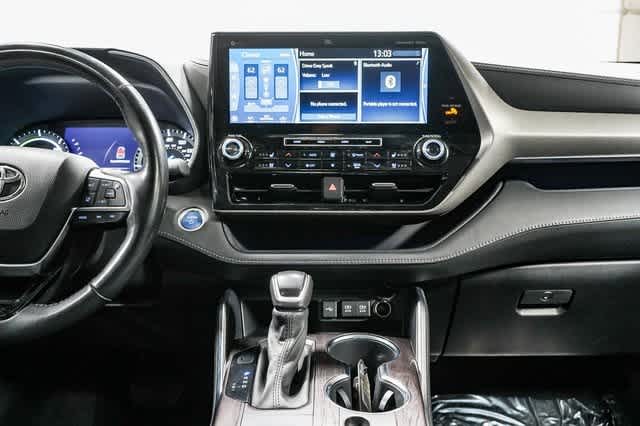 2021 Toyota Highlander Limited 13