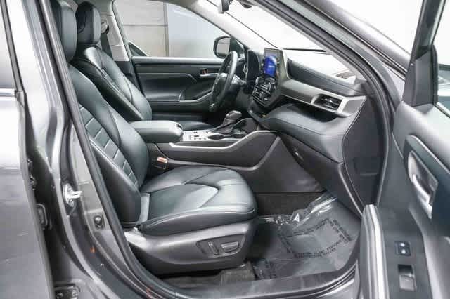 2023 Toyota Highlander XLE 18