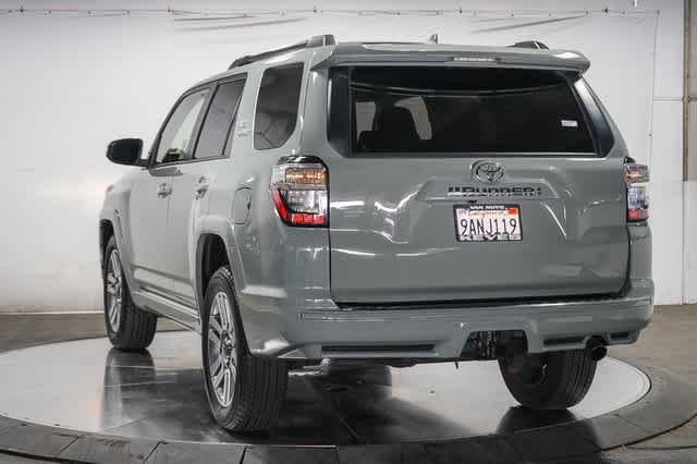 Thumbnail: 2022 Toyota 4Runner - 3