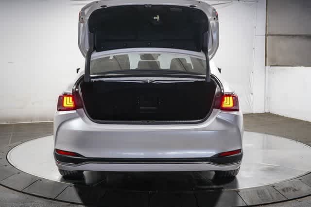 Thumbnail: 2021 Lexus ES - 27