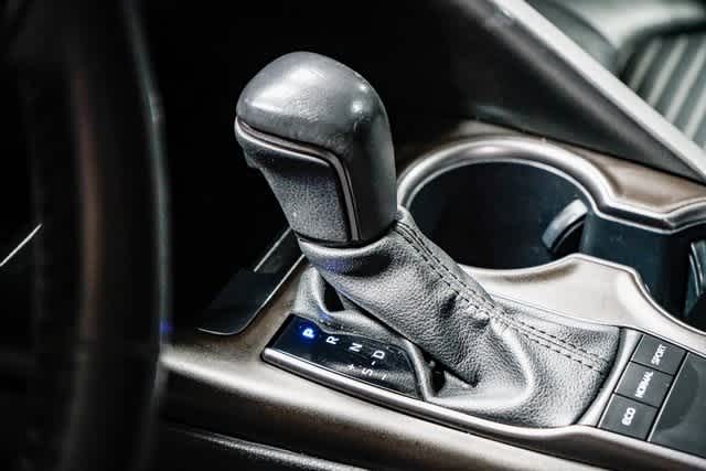 Thumbnail: 2023 Toyota Camry - 21