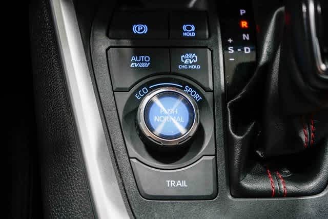 Thumbnail: 2021 Toyota RAV4 - 24