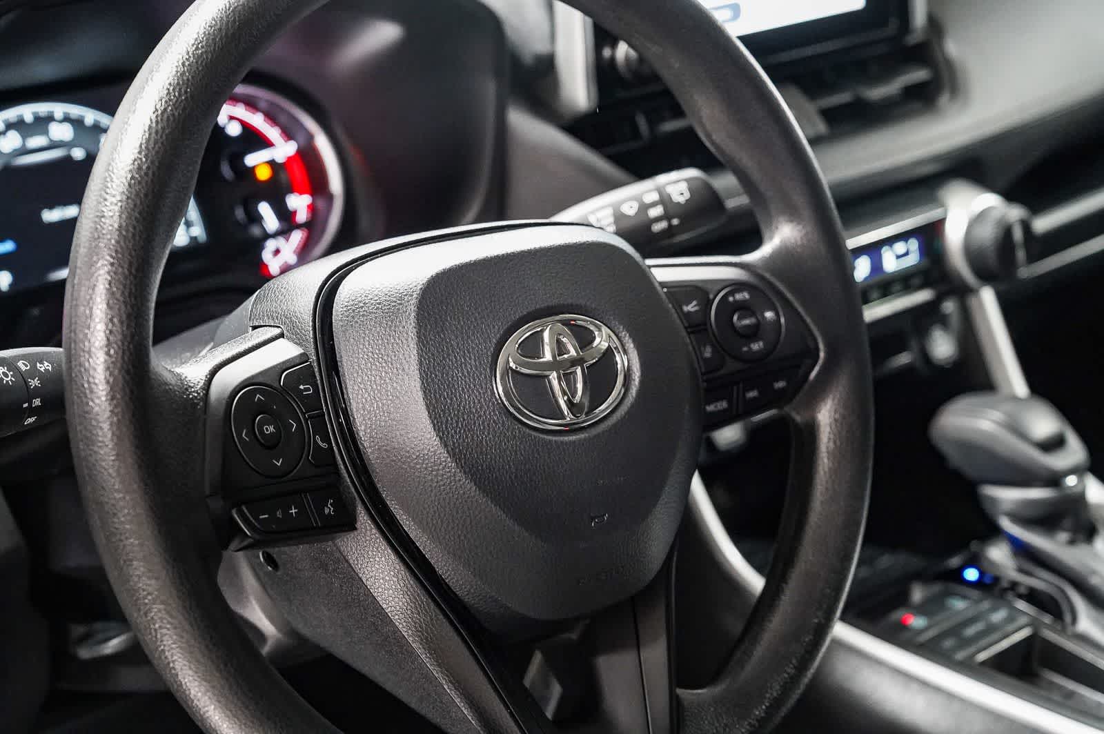 Thumbnail: 2025 Toyota RAV4 - 21