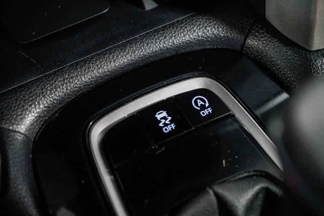 Thumbnail: 2022 Toyota Corolla Cross - 22