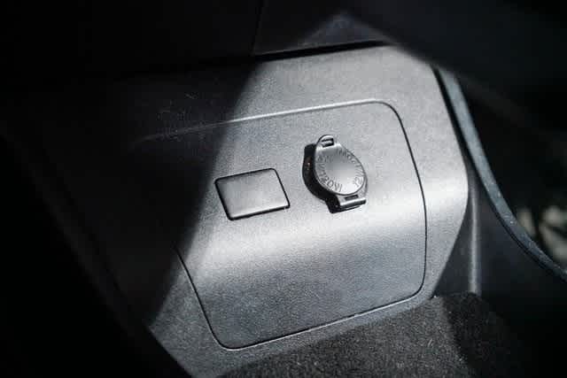 Thumbnail: 2015 Toyota Prius - 22