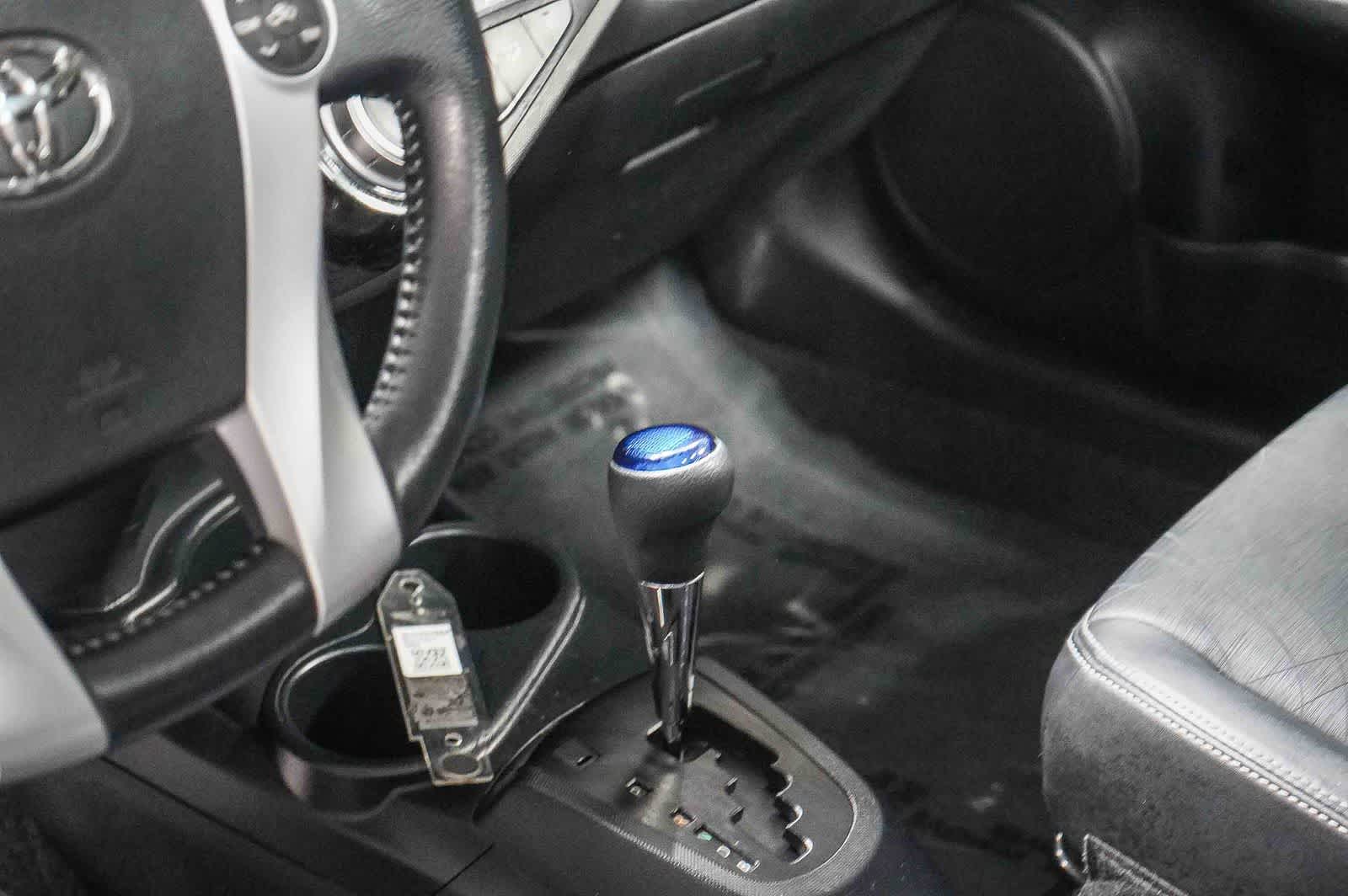 Thumbnail: 2016 Toyota Prius c - 24