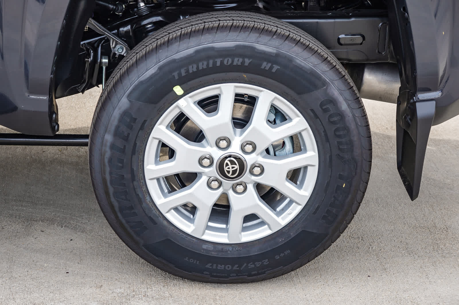 2025 Toyota Tacoma SR5 24