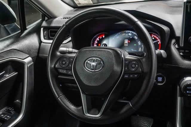 Thumbnail: 2023 Toyota RAV4 - 17