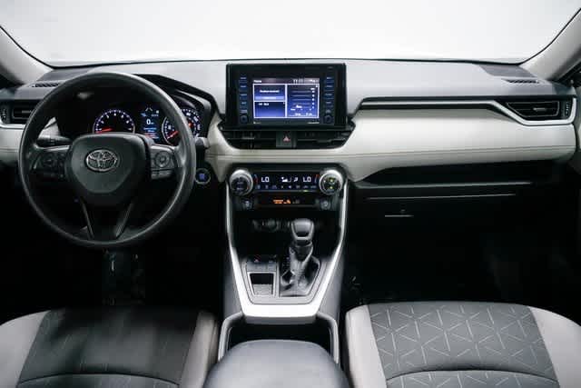 Thumbnail: 2022 Toyota RAV4 - 13