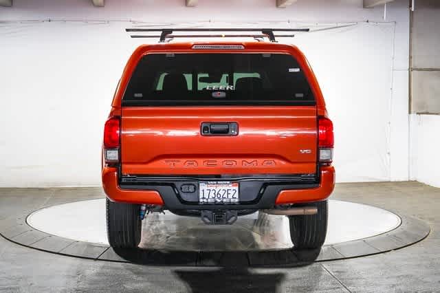 Thumbnail: 2018 Toyota Tacoma - 3