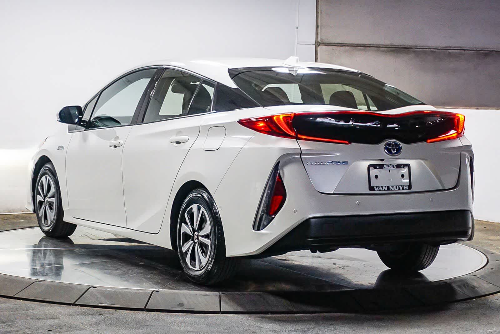 Thumbnail: 2019 Toyota Prius Prime - 9