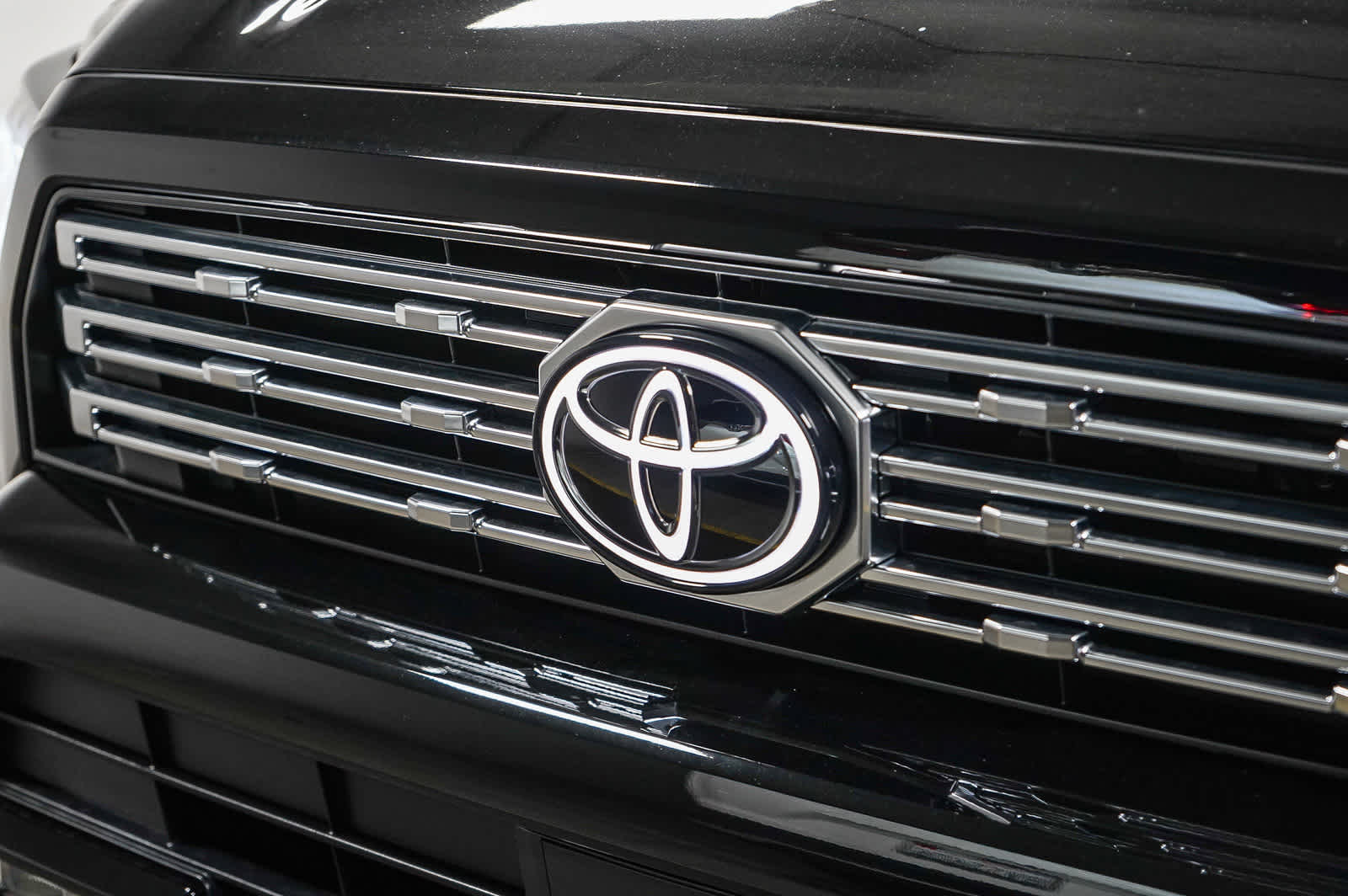 Thumbnail: 2025 Toyota 4Runner - 8