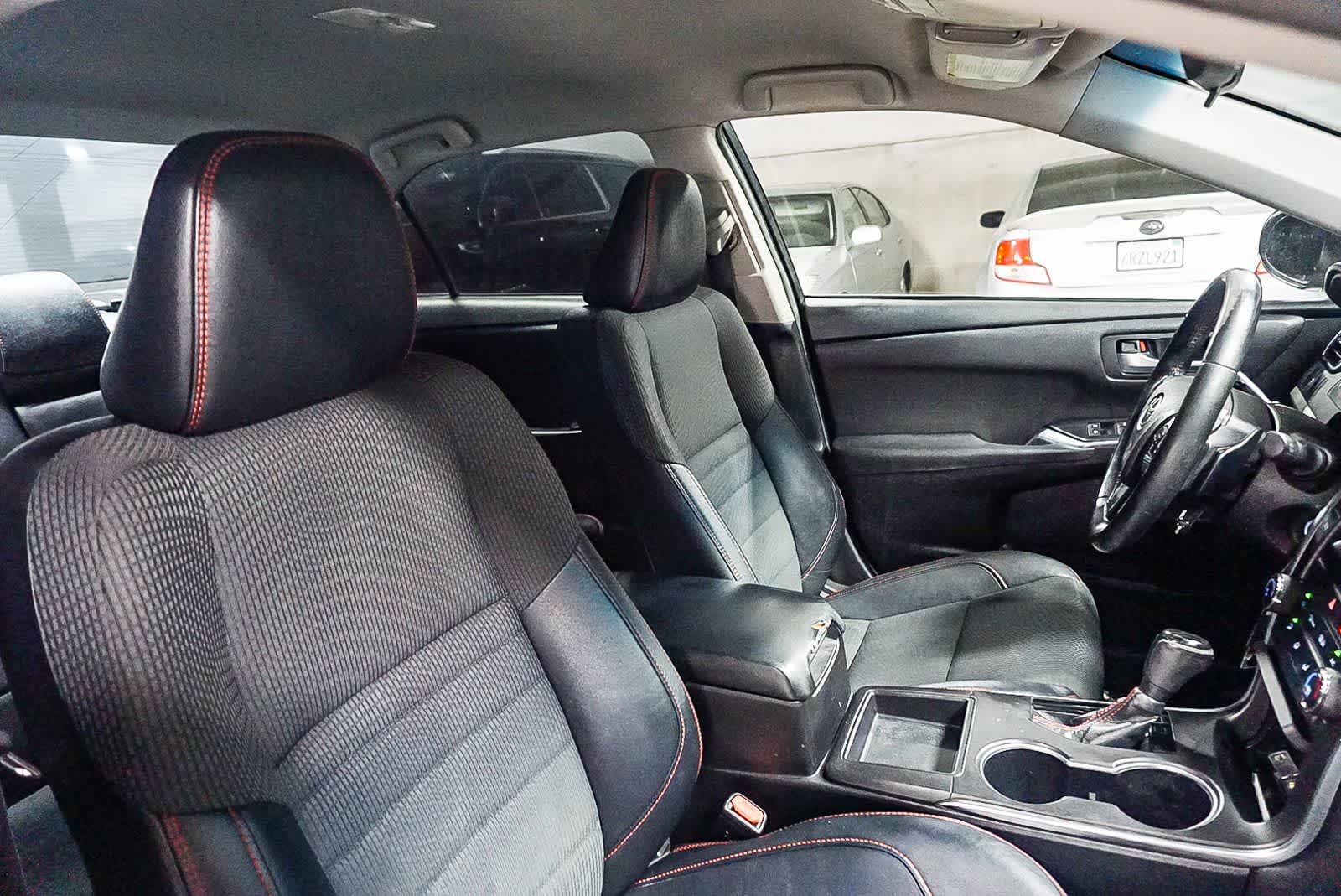 Thumbnail: 2016 Toyota Camry - 15