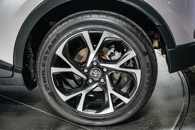 Thumbnail: 2018 Toyota C-HR - 11