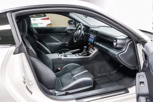 2024 Toyota GR86 Premium 17
