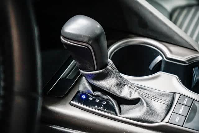 Thumbnail: 2023 Toyota Camry - 21