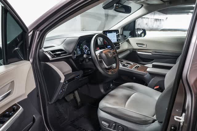 Thumbnail: 2021 Toyota Sienna - 19